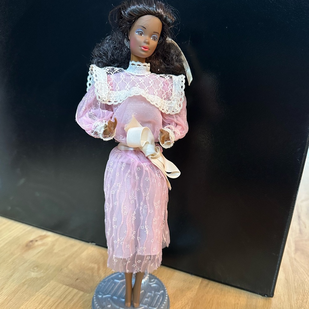 Vintage Heart Family Barbie Doll Mom